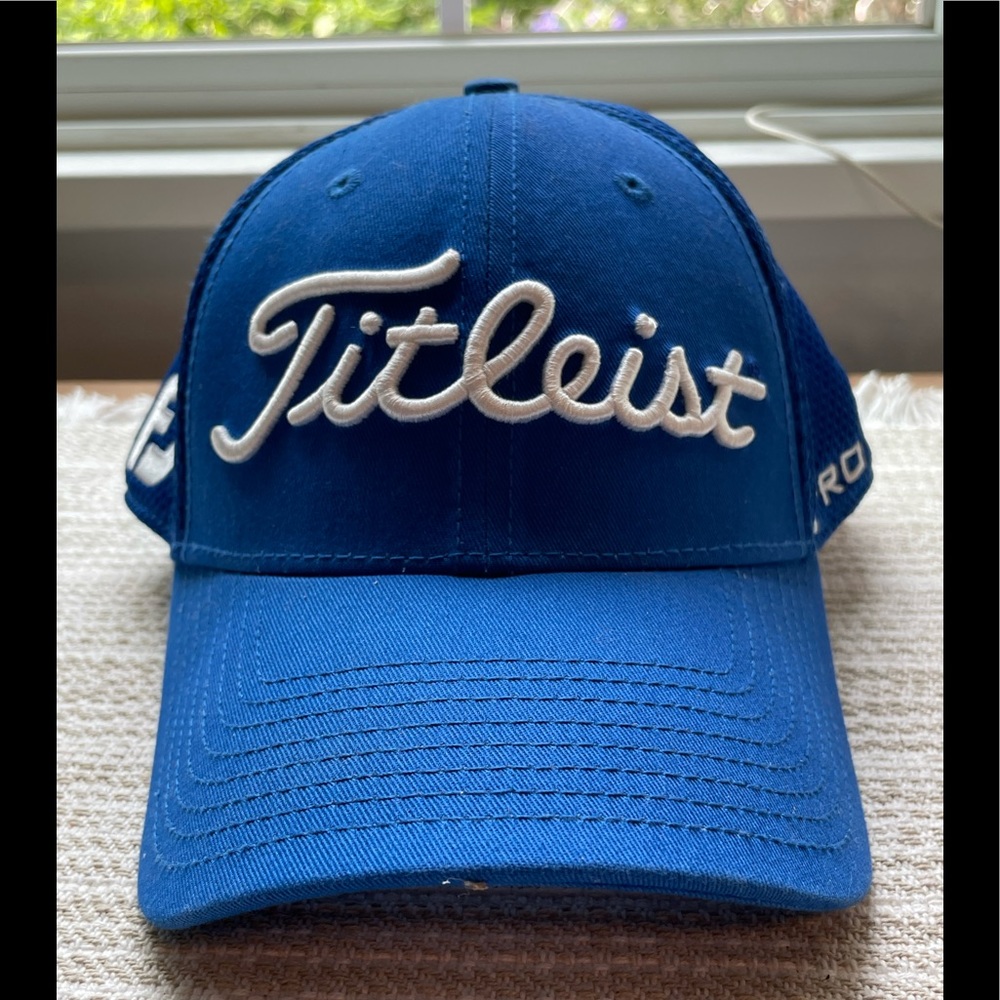 Titleist Pro V1 blue fitted hat. Medium- large